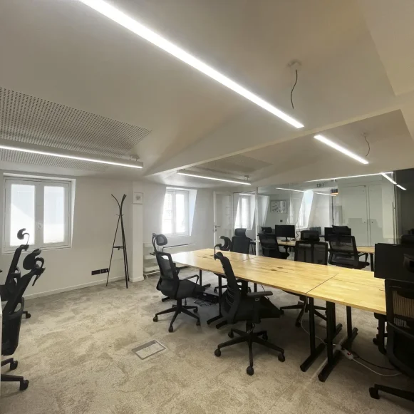 Bureau privé 30 m² 12 postes Coworking Rue de Bruxelles Paris 75009 - photo 1