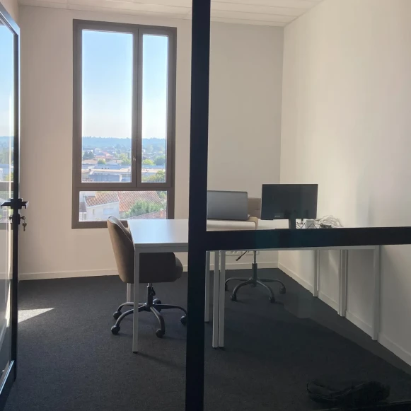 Bureau privé 9 m² 2 postes Coworking Rue Ferdinand Buisson Bègles 33130 - photo 3