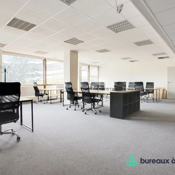 Bureau privé 131 m² 32 postes Location bureau Rue Royale Saint-Cloud 92210 - photo 2