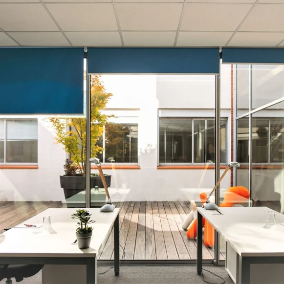 Bureau privé 25 m² 4 postes Location bureau Chemin de la Crabe Toulouse 31300 - photo 1