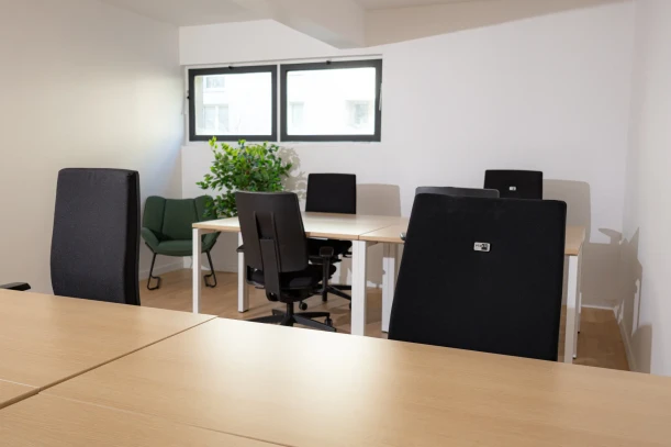 Bureau privé - 75012 - 8 postes - 2400€