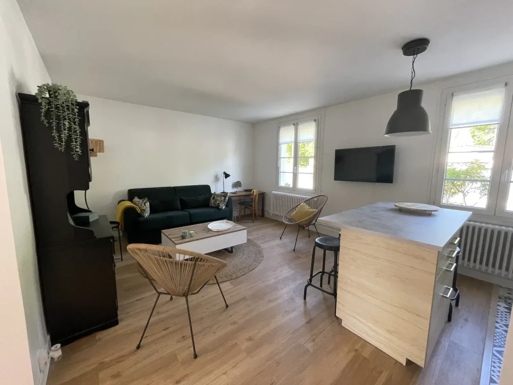 Espace indépendant - 45240 - 6 postes - 800€