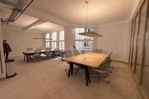 Open Space - 75002 - 12 postes - 700€