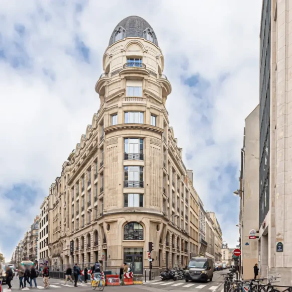 Espace indépendant 400 m² 65 postes Location bureau Rue du Louvre Paris 75002 - photo 1