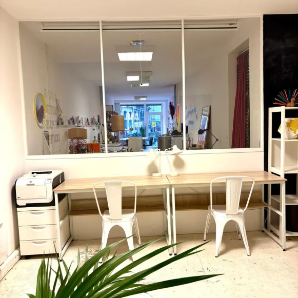 Espace indépendant 50 m² 7 postes Location bureau Rue Lamartine Paris 75009 - photo 9