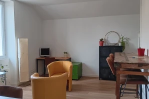 Open Space - 44300 - 8 postes - 249€