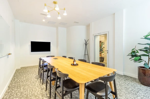 Bureau privé - 75009 - 8 postes - 5000€