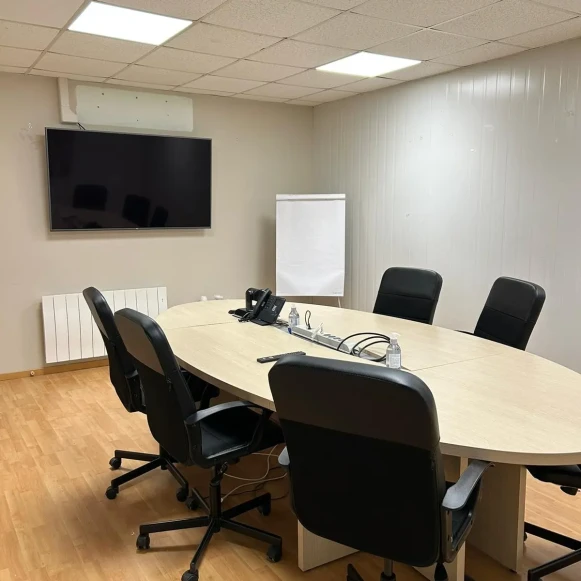 Bureau privé 20 m² 2 postes Location bureau Square du Docteur Henri Laborit Compiègne 60200 - photo 4