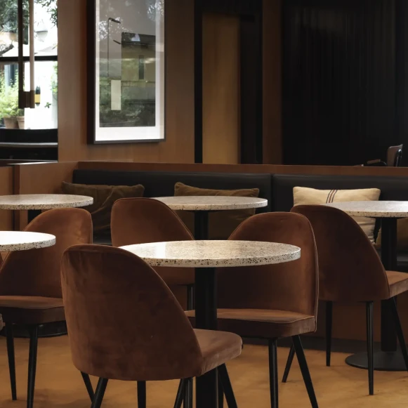 Bureau privé 12 m² 5 postes Coworking Cours Albert 1er Paris 75008 - photo 4