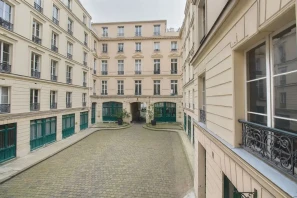 Espace indépendant - 75010 - 18 postes - 8000€