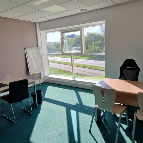 Bureau privé 37 m² 3 postes Location bureau Rue de Sarre Metz 57070 - photo 1