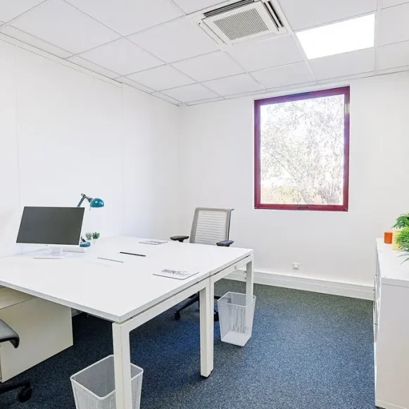 Bureau privé 12 m² 2 postes Location bureau Rue Pereire Saint-Germain-en-Laye 78100 - photo 4