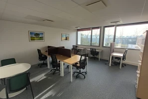 Bureau privé - 44470 - 3 postes - 1014€