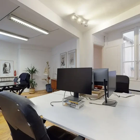 Bureau privé 35 m² 6 postes Coworking Rue Legendre Paris 75017 - photo 1