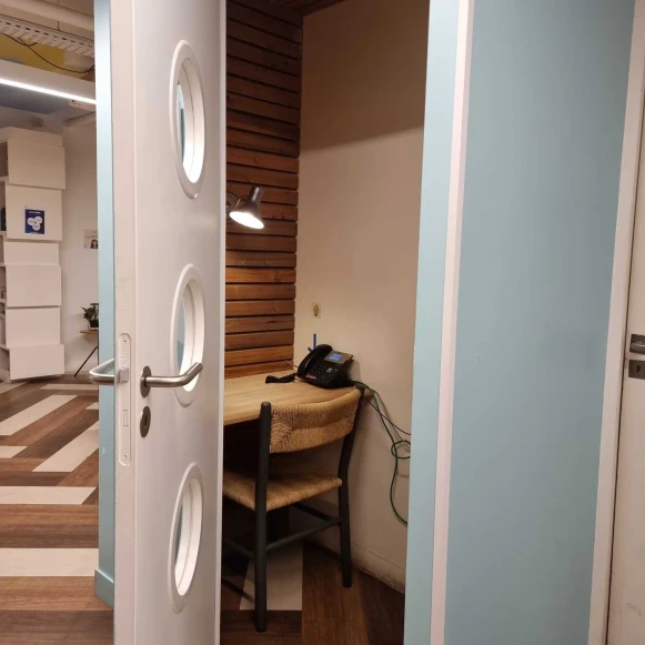 Bureau privé 12 m² 6 postes Coworking Rue Greneta Paris 75002 - photo 4