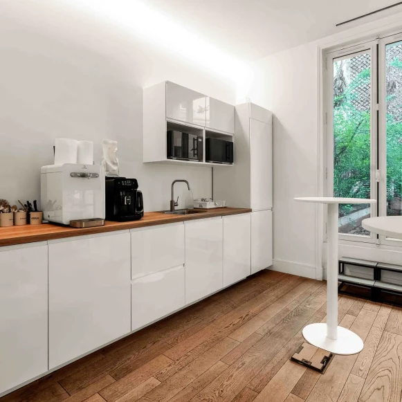 Espace indépendant 290 m² 28 postes Location bureau Avenue Franklin Delano Roosevelt Paris 75008 - photo 11