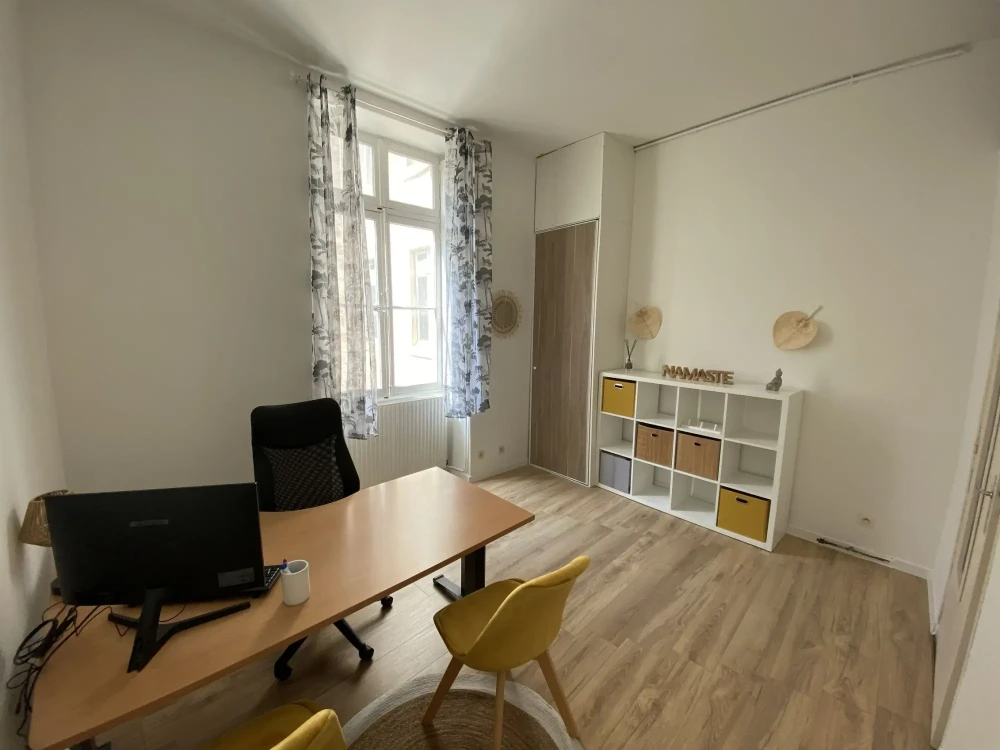 Bureau privé - 34500 - 1 poste - 300€