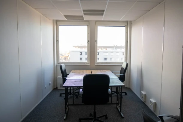 Bureau privé - 92110 - 3 postes - 930€