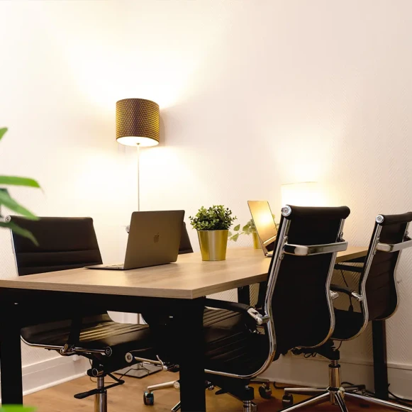 Bureau privé 10 m² 4 postes Location bureau Rue Godot de Mauroy Paris 75009 - photo 1