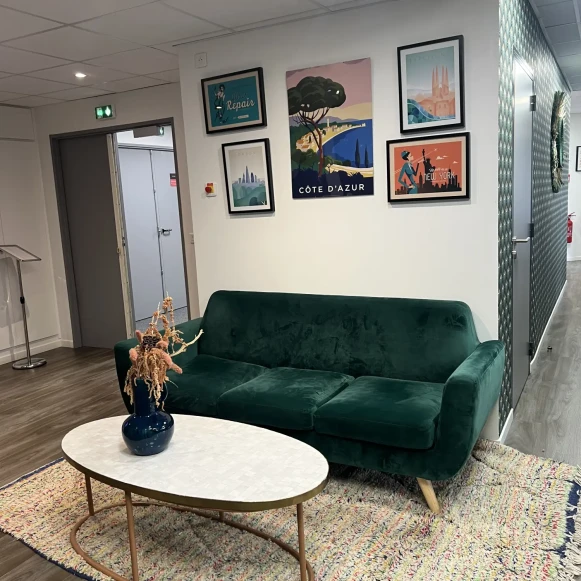 Bureau privé 18 m² 3 postes Location bureau Quai du Docteur Dervaux Asnières-sur-Seine 92600 - photo 3