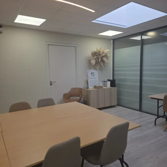 Bureau privé 5 m² 1 poste Coworking Rue Salvador Allende Bezons 95870 - photo 6