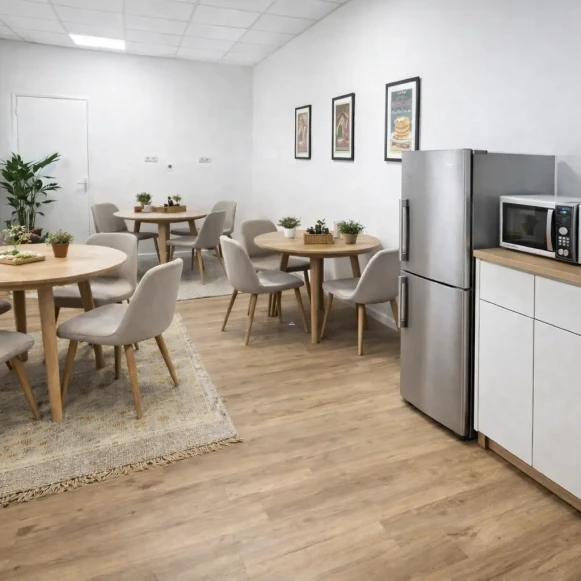 Bureau privé 15 m² 4 postes Coworking Rue Rabelais Montreuil 93100 - photo 6