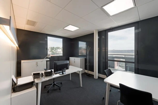 Bureau privé - 69002 - 2 postes - 1295€