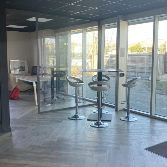 Espace indépendant 84 m² 10 postes Coworking Rue des Orfèvres Blagnac 31700 - photo 4