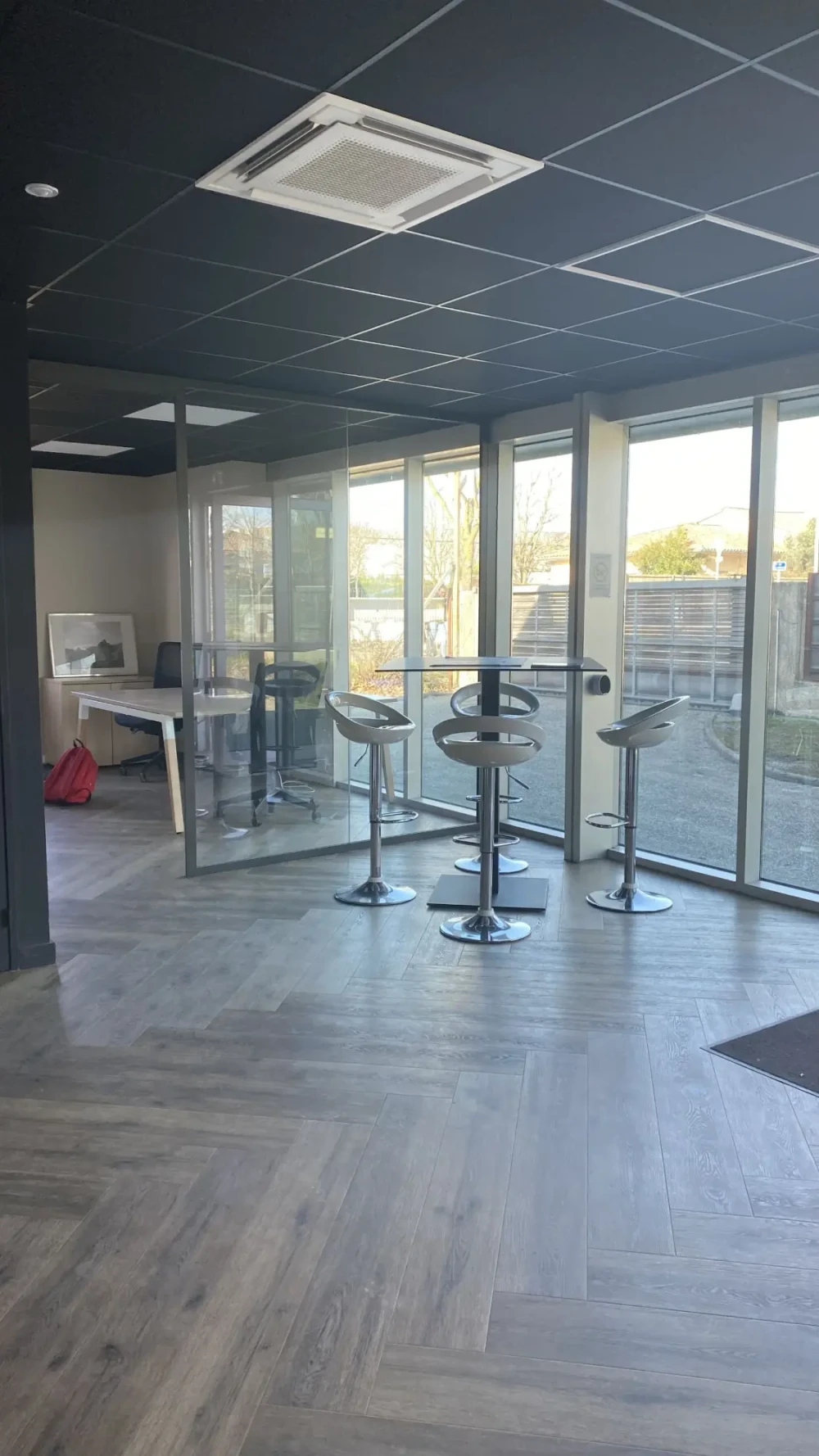 Espace indépendant - 31700 - 10 postes - 2000€