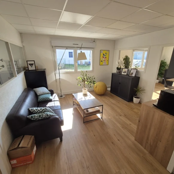 Espace indépendant 56 m² 6 postes Location bureau Route de Vovray Annecy 74000 - photo 3