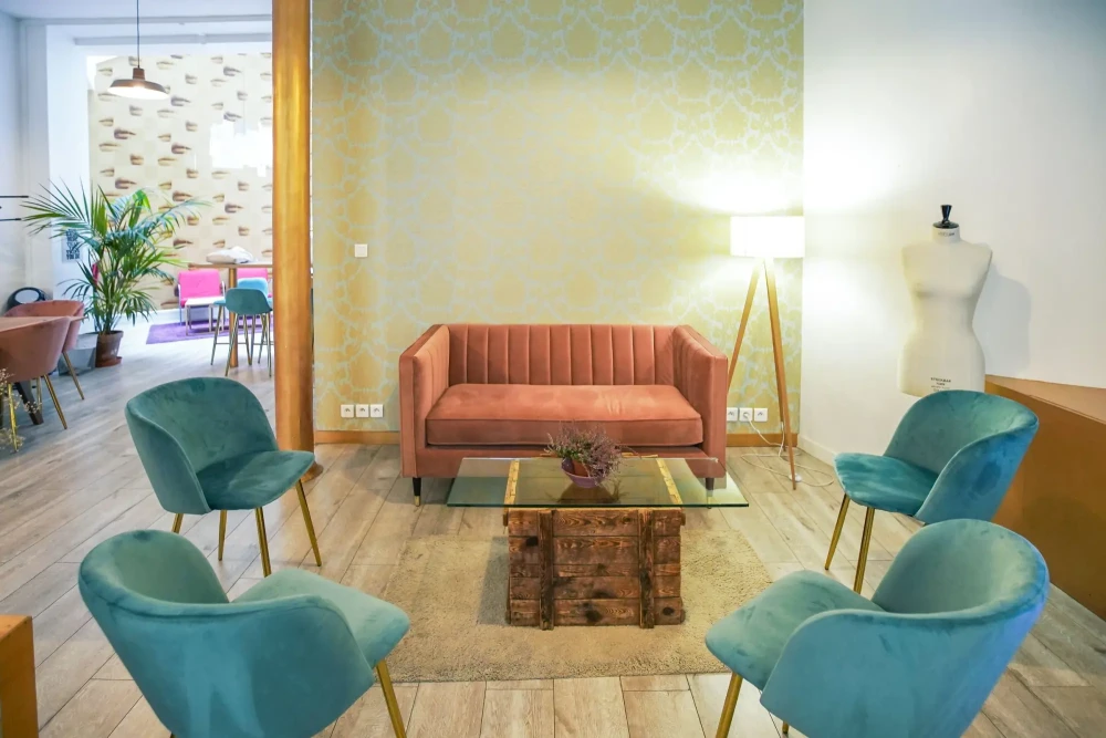 Espace indépendant - 75003 - 25 postes - 11900€