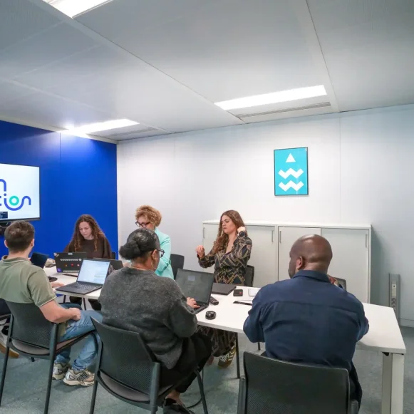 Bureau privé 63 m² 13 postes Location bureau Rue Philidor Paris 75020 - photo 5