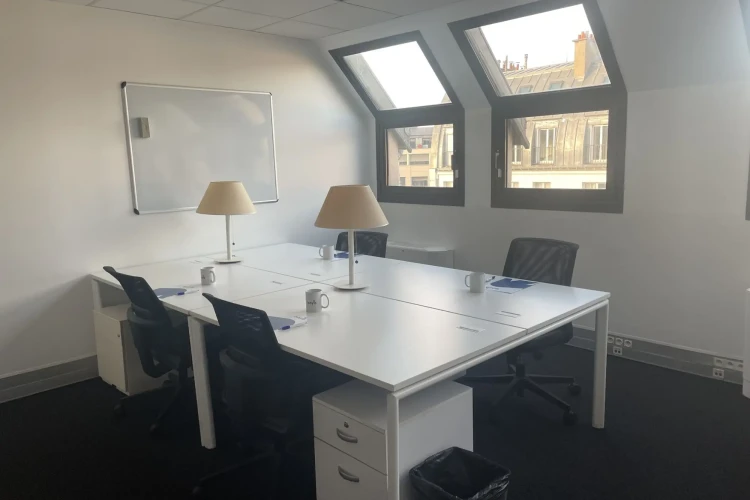 Bureau privé - 75010 - 5 postes - 2990€