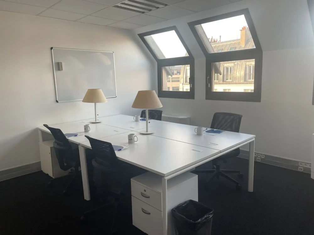 Bureau privé - 75010 - 5 postes - 2990€