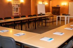 Open Space - 33450 - 20 postes - 300€