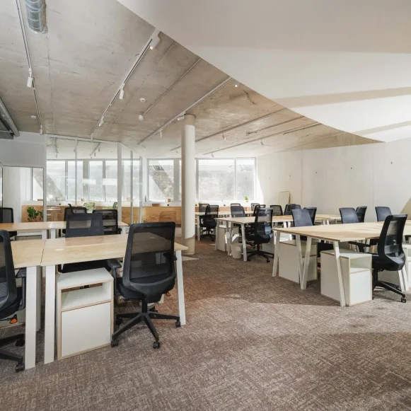 Bureau privé 70 m² 27 postes Coworking Boulevard Godard Bordeaux 33300 - photo 1