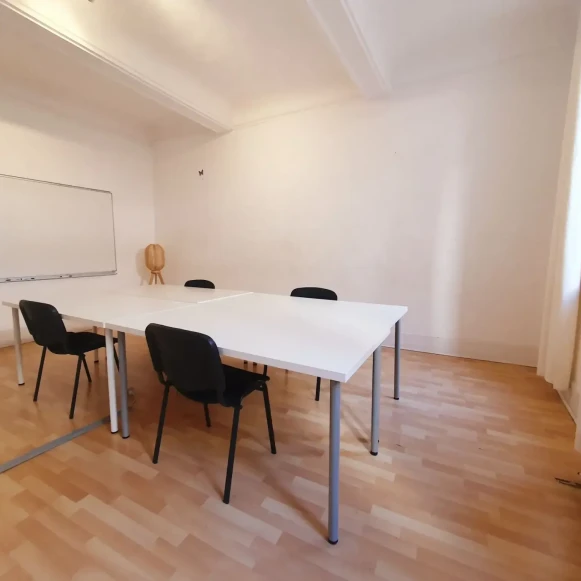 Open Space  1 poste Location bureau Rue Saint-Guilhem Montpellier 34000 - photo 4