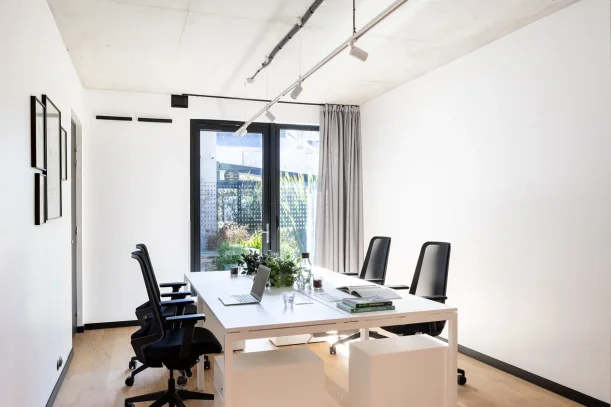 Bureau privé - 75011 - 5 postes - 4000€