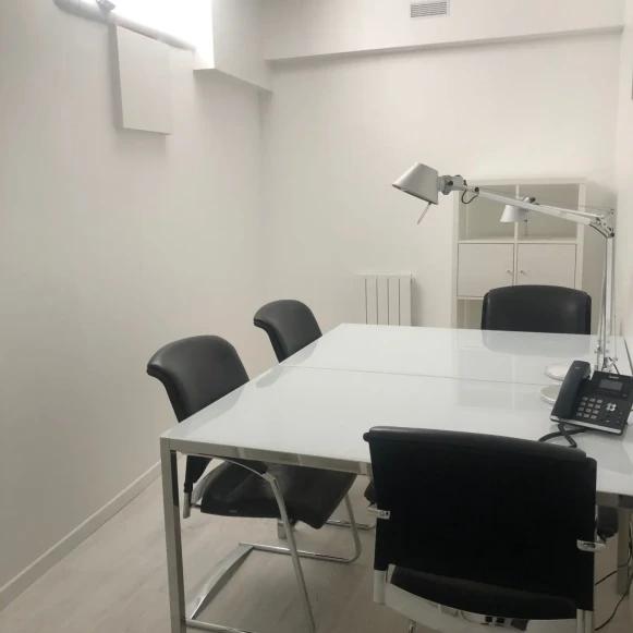 Bureau privé 10 m² 4 postes Coworking Rue de Sambre-et-Meuse Paris 75010 - photo 7