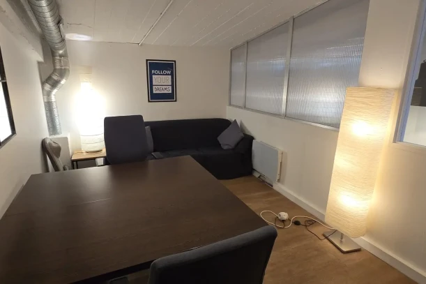 Bureau privé - 92240 - 2 postes - 650€
