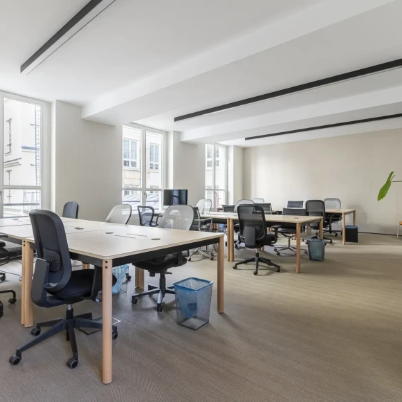 Bureau privé 100 m² 18 postes Location bureau Rue Vivienne Paris 75002 - photo 1