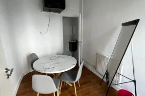 Espace indépendant - 75002 - 14 postes - 9000€