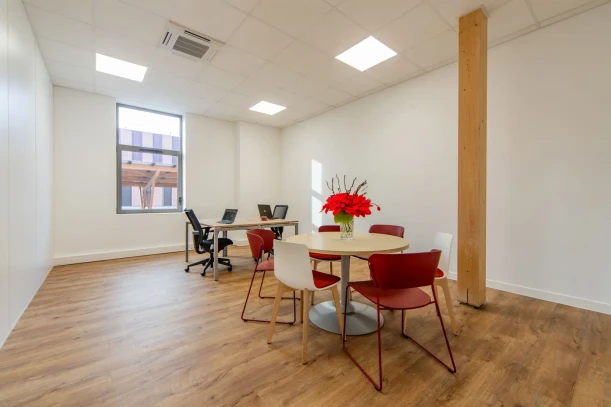 Bureau privé - 93290 - 4 postes - 1200€