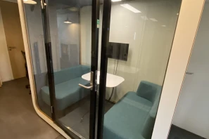 Open Space - 75010 - 8 postes - 350€