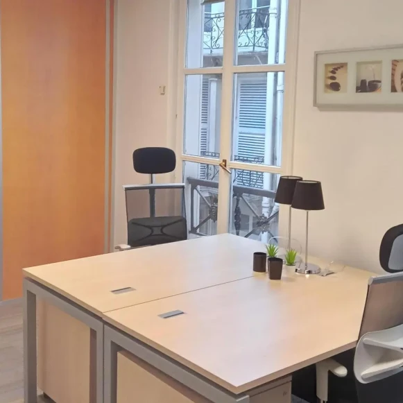 Bureau privé 12 m² 2 postes Coworking Rue Cambon Paris 75001 - photo 1