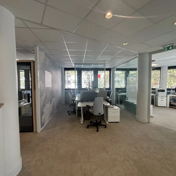 Bureau privé 36 m² 9 postes Location bureau Avenue de Villiers Paris 75017 - photo 9