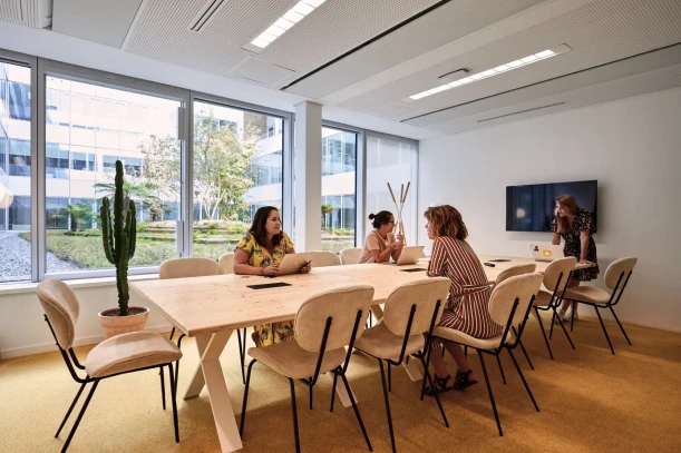 Bureau privé - 75015 - 21 postes - 10920€