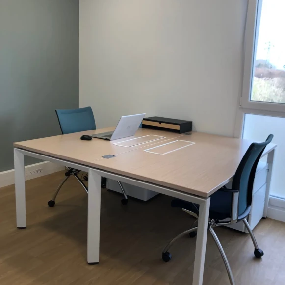 Bureau privé 10 m² 2 postes Location bureau Chemin de Chibau Saint-Jean-de-Luz 64500 - photo 1