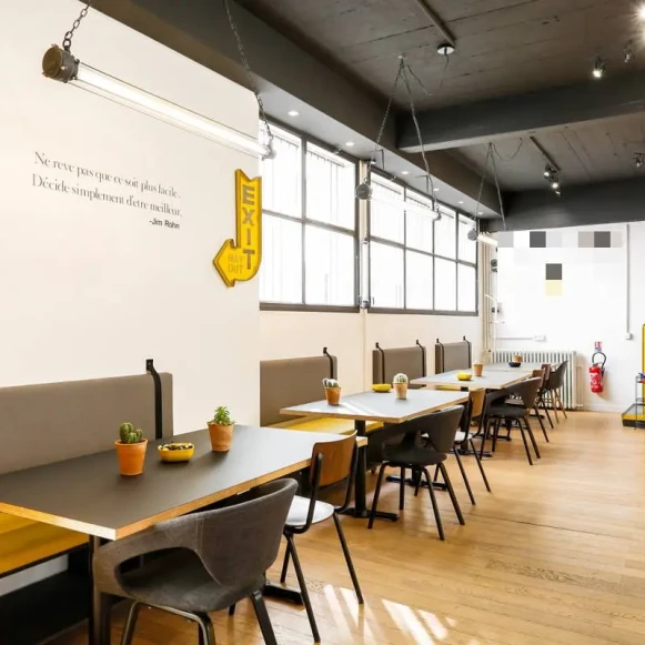 Bureau privé 20 m² 6 postes Location bureau Rue du Dahomey Paris 75011 - photo 2