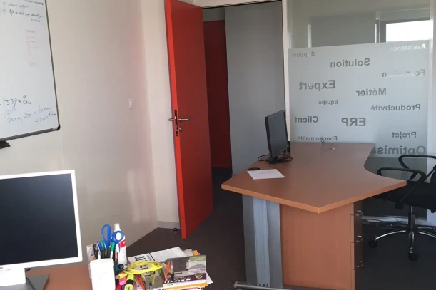 Bureau privé - 44100 - 2 postes - 300€